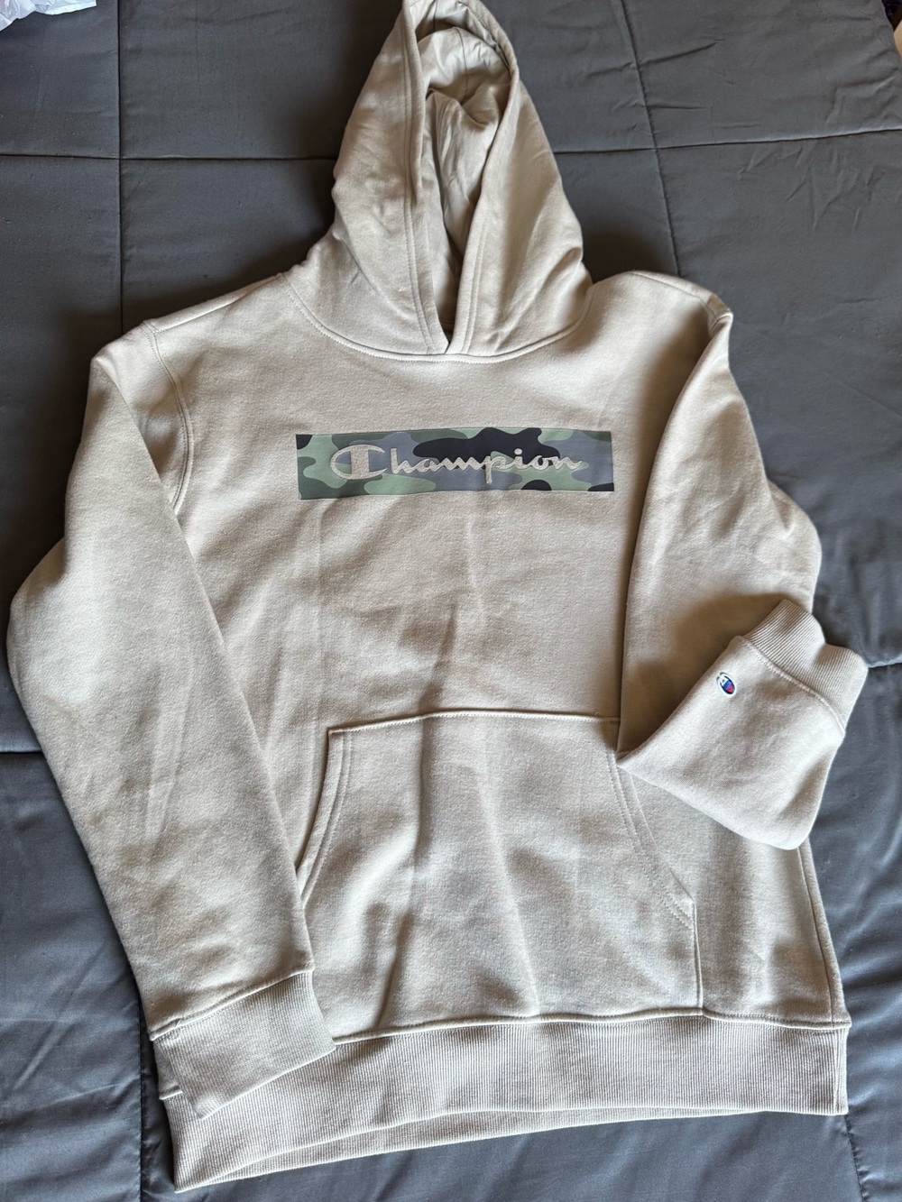 NEW Kids Champion Camo Logo Hoodie in Beige